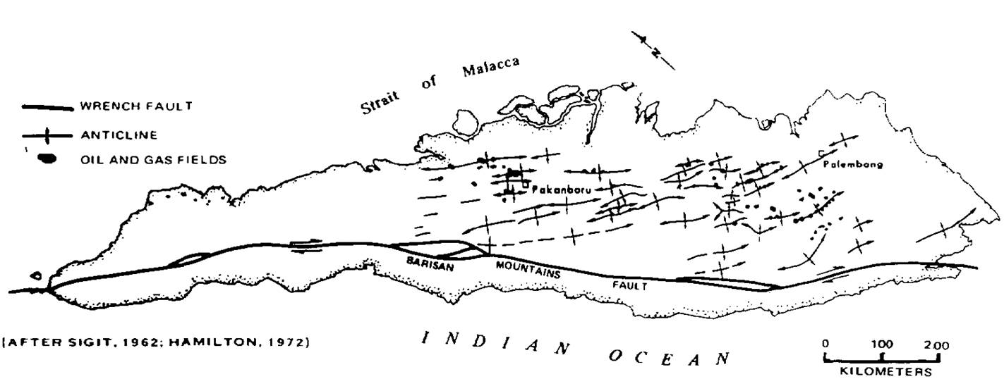 Structure map of Sumatra, showing Great Sumatra wrench fault in the Barisan Range and anticlinal axes in the backarc areas, which are at an angle to the Barisan trend (Wilcox, Harding and Seeley, 1973).